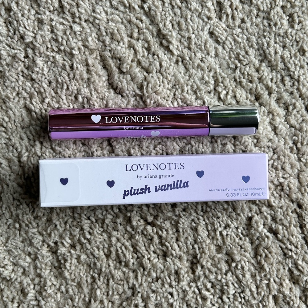 Ariana Love Notes Plush Vanilla Travel
